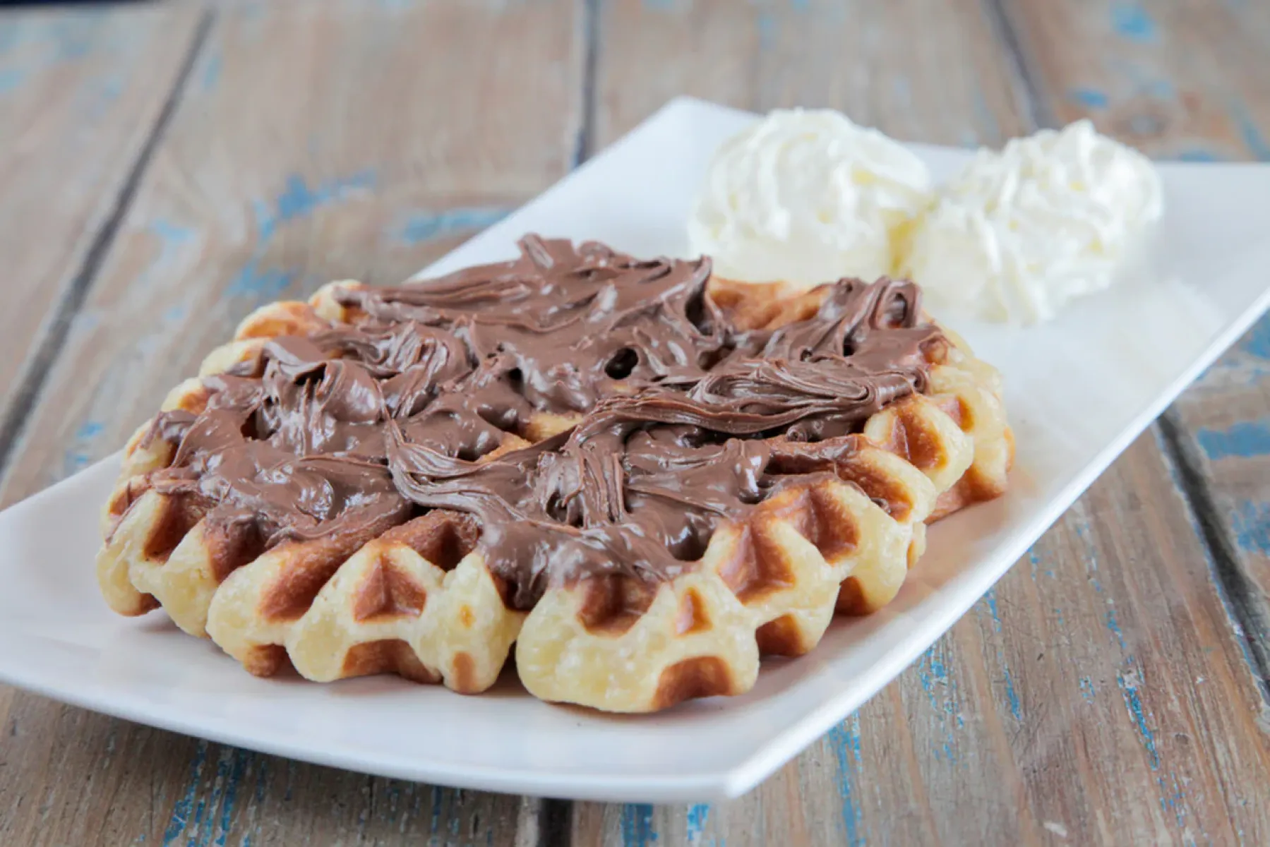 Nutellalı Waffle